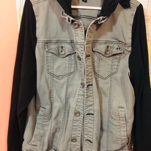 GRUNGE HOODED JEAN JACKET FROM HOT TOPIC!